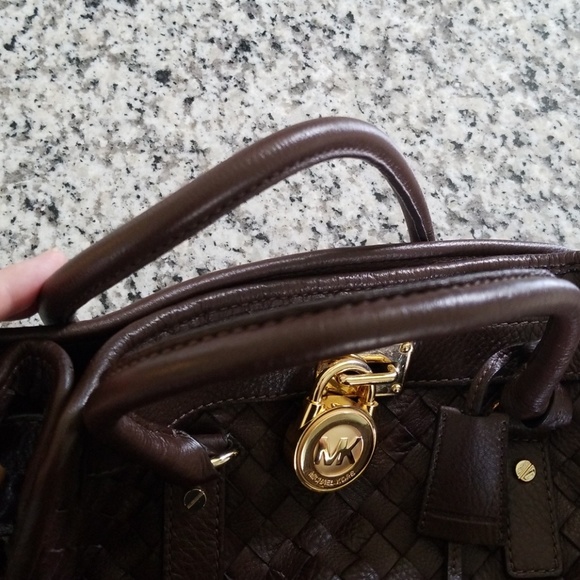Michael Kors Hamilton Woven Mocha Purse - Picture 7 of 8